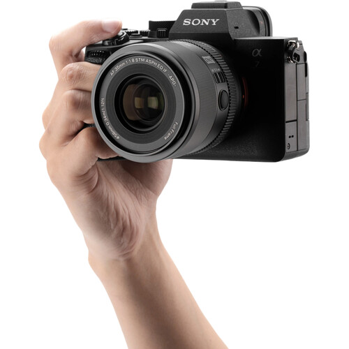 Объектив Viltrox AF 35mm f/1.8 II EVO (для камер Sony E)