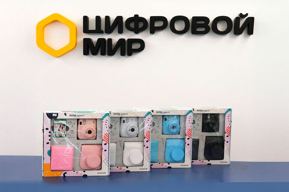 Набор Fujifilm Instax mini 11 - отличное решение для подарка на День святого Валентина