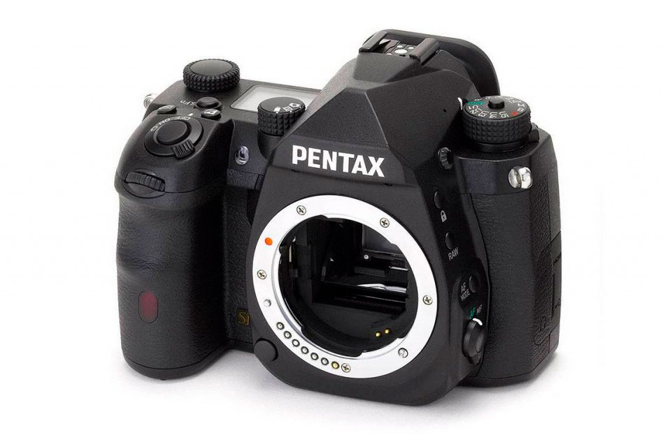 Новая цифровая зеркальная фотокамера PENTAX c матрицей APS-C и байонетом К, находящаяся в разработке, была представлена на мероприятии “PENTAX: 100 лет истории”