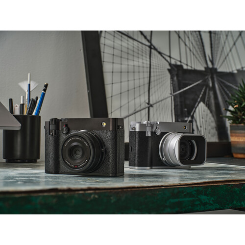 Цифровой среднеформатный фотоаппарат Fujifilm GFX 100RF Black