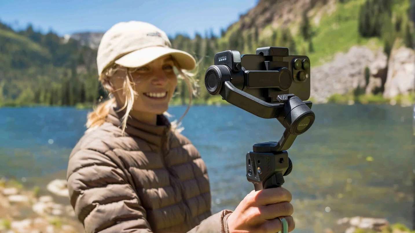Электронный стабилизатор GoPro Fluid Pro AI для камер GoPro, смартфонов и компактных фотоаппаратов с функциями искусственного интеллекта