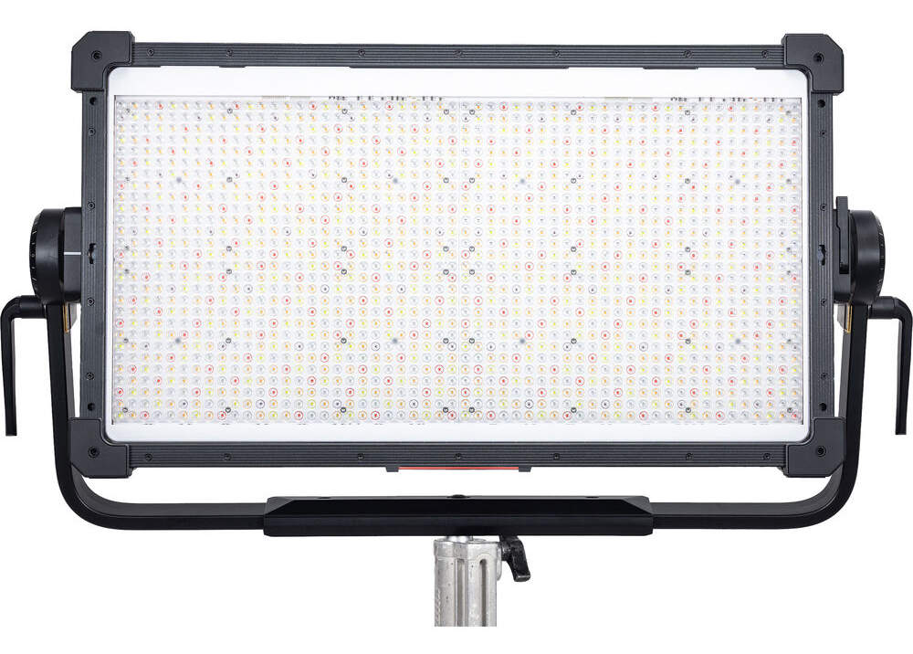Светодиодная панель Aputure NOVA II 2x1 RGB (1800-20000K, при 5600K: 197300 Lux (1 м) без диффузора, CRI>95, TLCI>95) Travel Kit