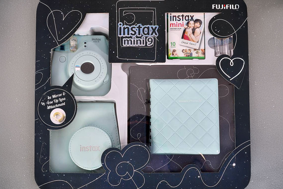 Поступление подарочных наборов Fujifilm Instax mini 9