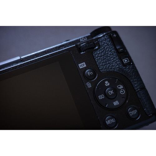 Компактный фотоаппарат RICOH GR IV HDF