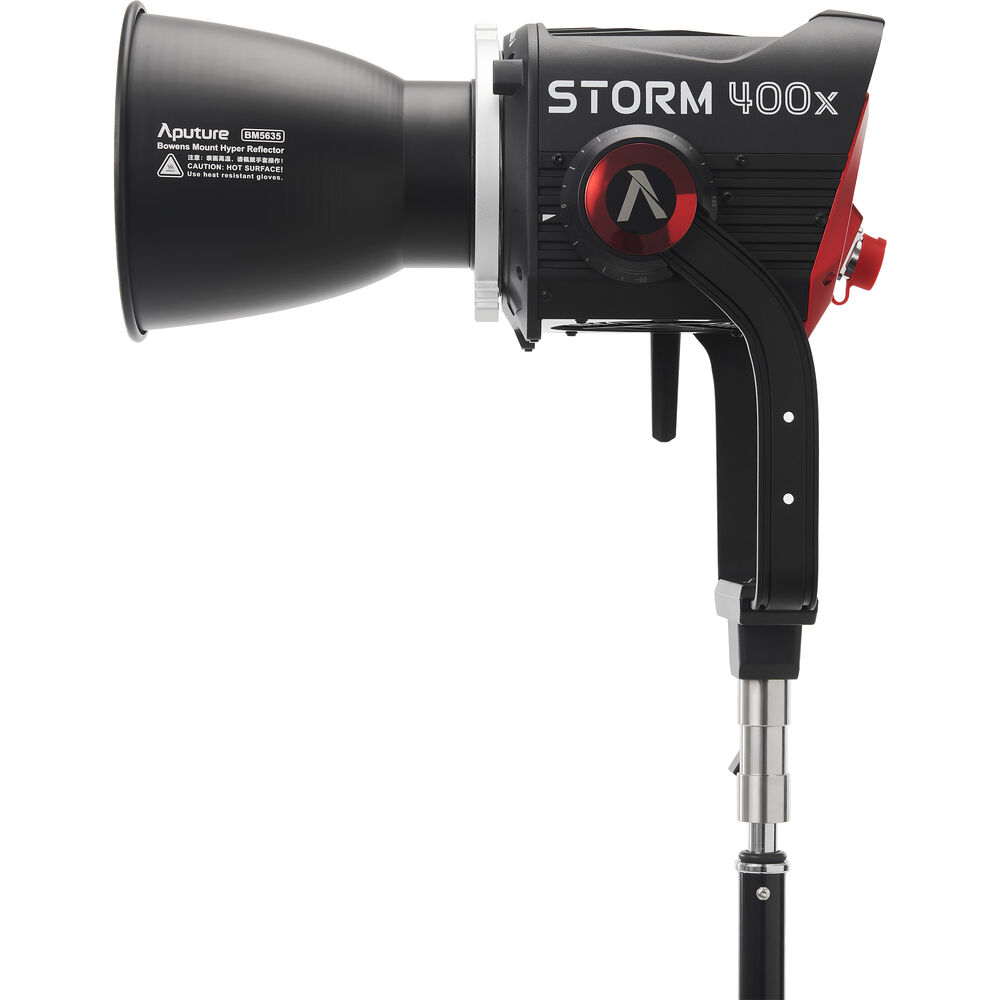Светодиодный осветитель Aputure STORM 400x Tunable White LED Monolight V-Mount (2500K–10000K, при 5600K: 64600 Lux 6001 fc (1м) с рефлектором 35º, Вых. мощность 400W, CRI>95, TLCI>94)