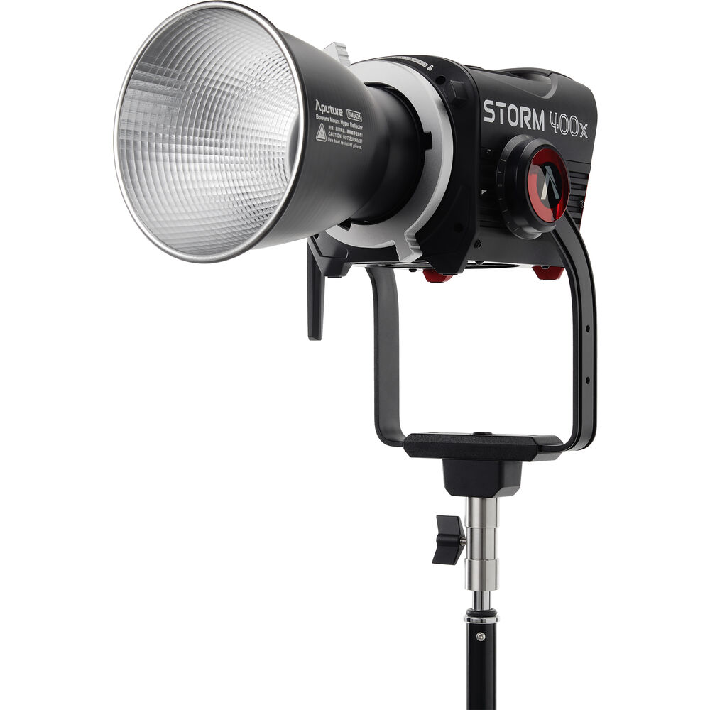 Светодиодный осветитель Aputure STORM 400x Tunable White LED Monolight V-Mount (2500K–10000K, при 5600K: 64600 Lux 6001 fc (1м) с рефлектором 35º, Вых. мощность 400W, CRI>95, TLCI>94)
