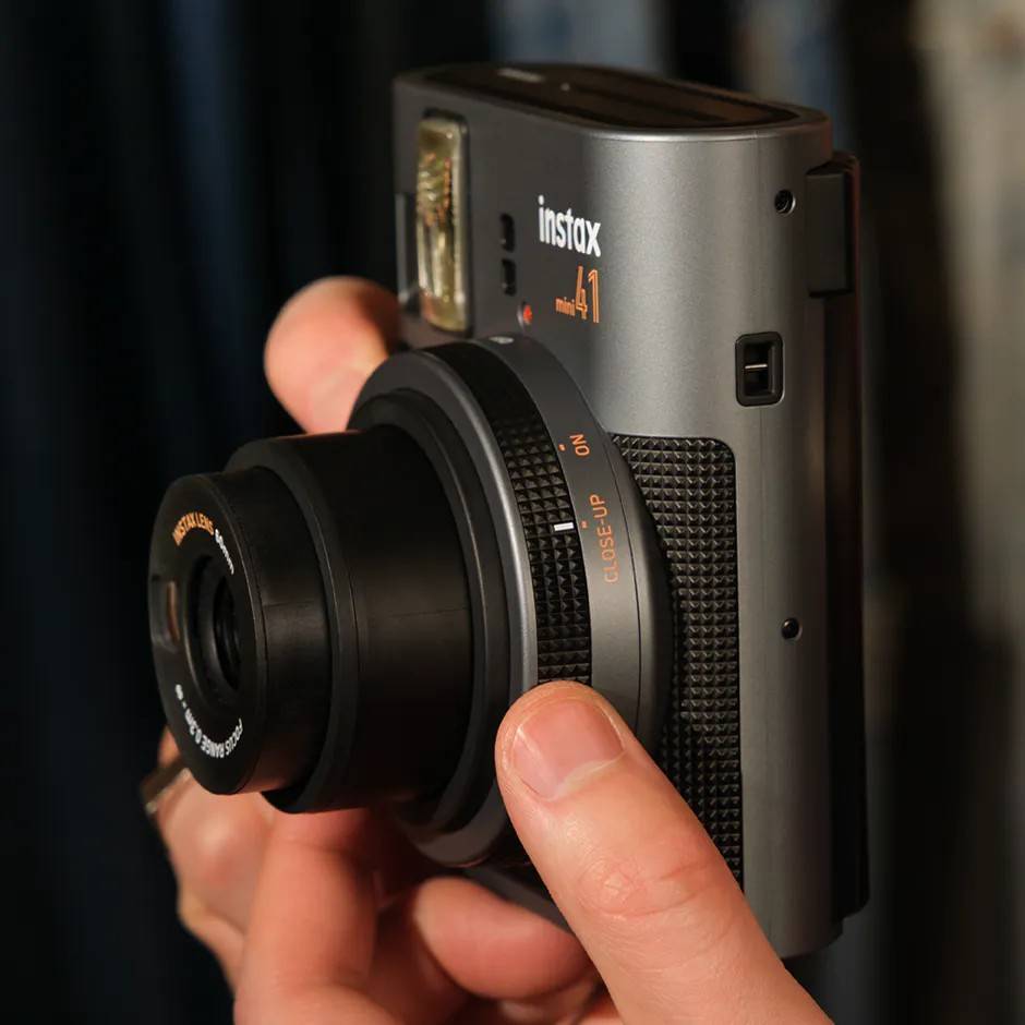 Моментальный фотоаппарат Fujifilm Instax mini 41 Classic Black