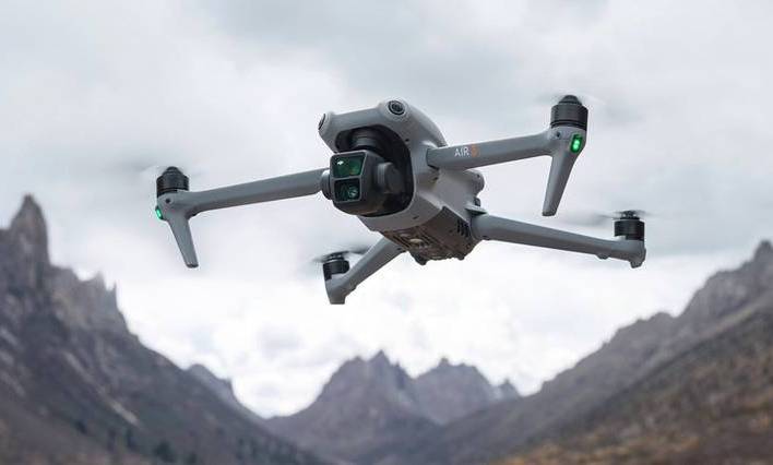 Поступление дронов DJI Air 3 Fly More Combo с пультом DJI RC 2