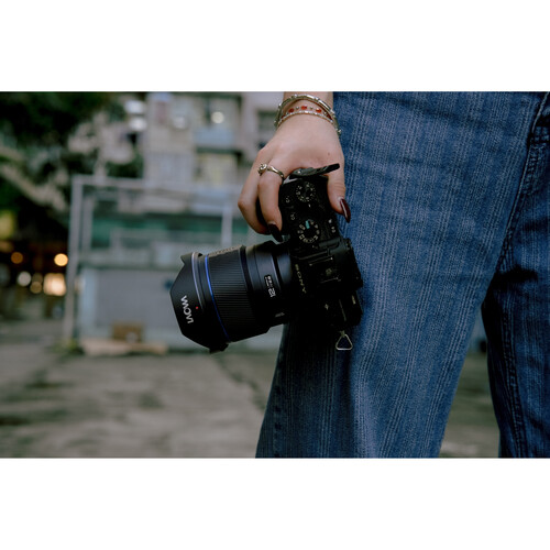 Объектив Venus Optics Laowa 12mm f/2.8 Lite Zero-D AF (для Sony E, 5-лепестковая диафрагма)