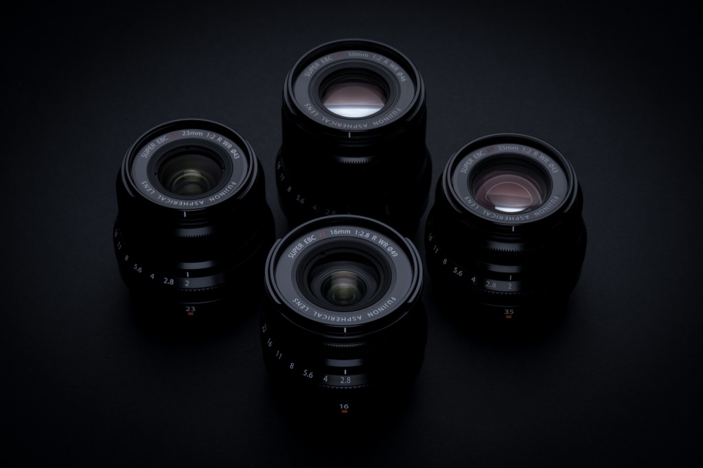 Fujifilm представляет компактный, легкий и стильный широкоугольный объектив FUJINON XF16mmF2.8 R WR для камер серии X
