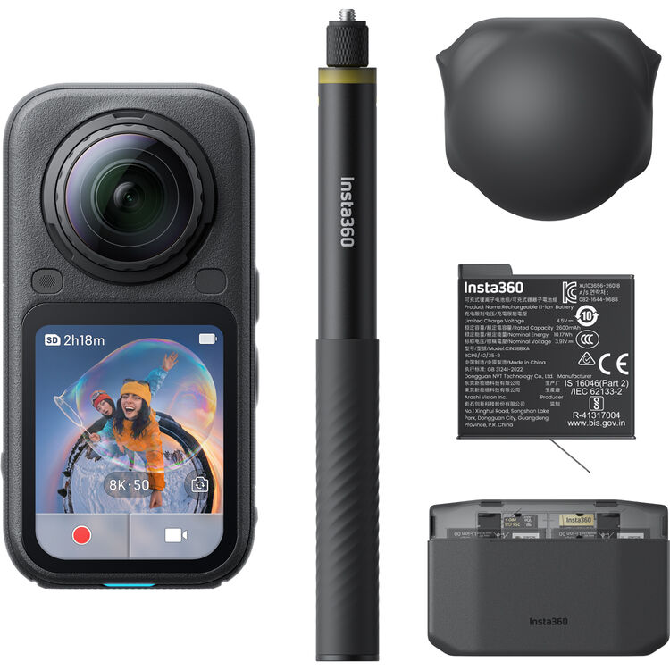 Панорамная экшн-камера Insta360 X6 (CINSABXA-X603) 8K Essentials Bundle (Midnight Black)