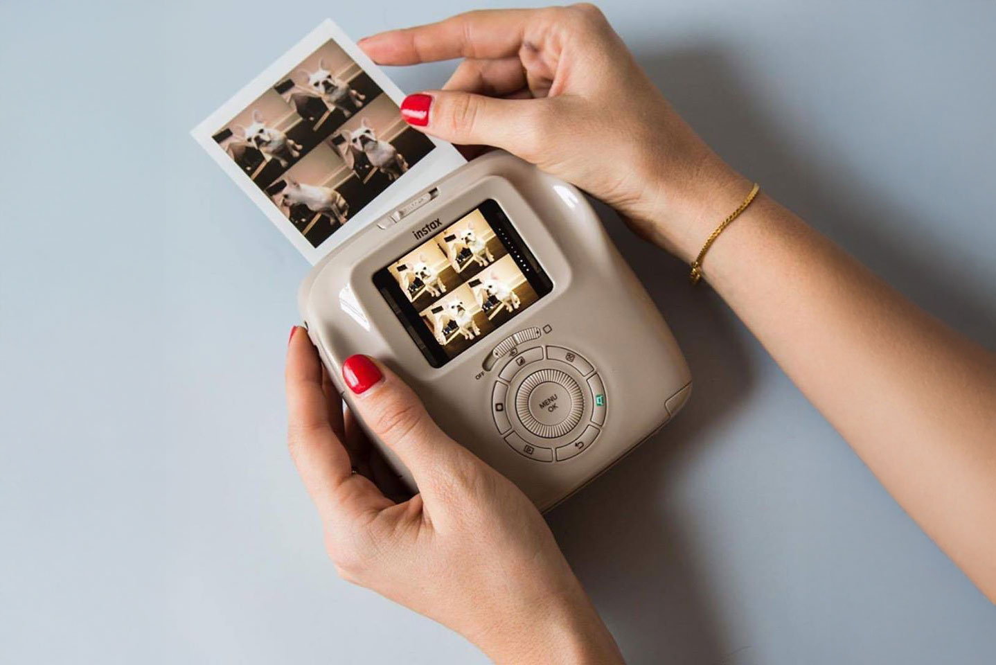 Поступление новых камер для моментальных снимков Fujifilm Instax SQUARE SQ20 Beige