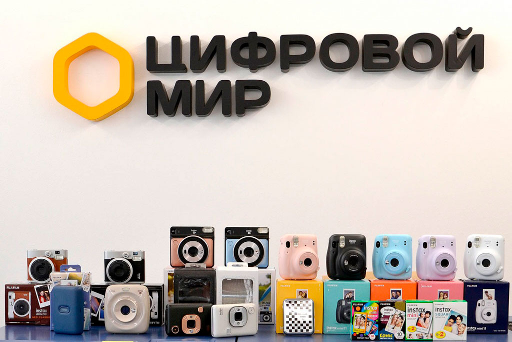 Новинки Instax поступили в продажу