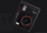 Представлена первая в мире моментальная камера со стеклянным широкоугольным объективом