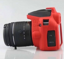 Чехол резиновый для Nikon D5500/D5600 (красный)